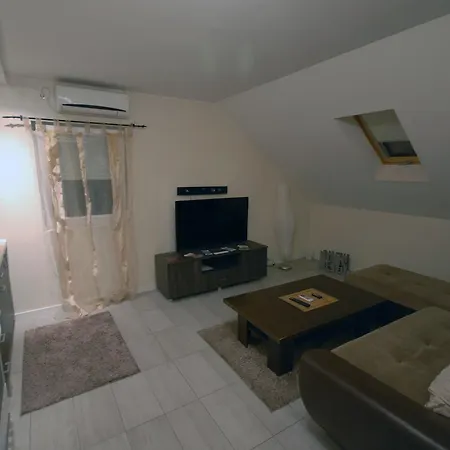 Franstal Apartament *